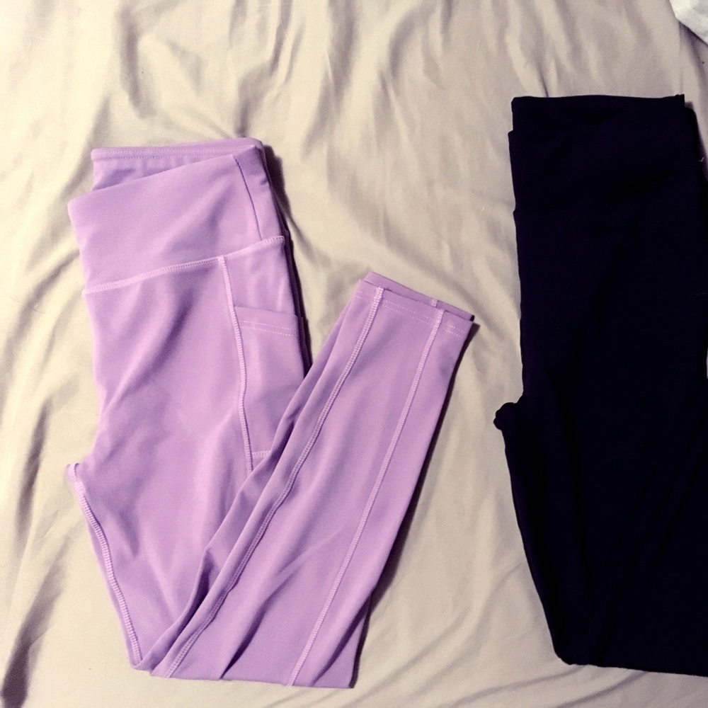 2 pairs of active leggings